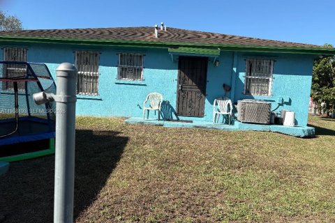 Villa ou maison à vendre à Florida City, Floride: 4 chambres, 199 m2 № 2020228 - photo 2