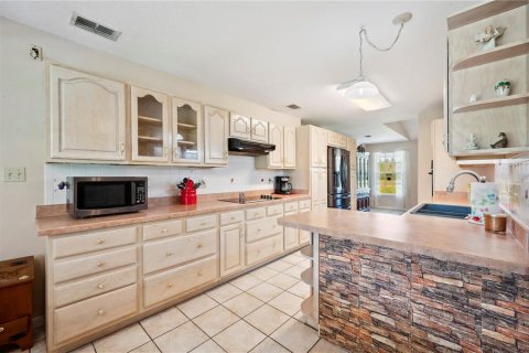 House in Polk City, Florida 4 bedrooms, 259.85 sq.m. № 1720666 - photo 10