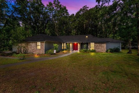 Casa en venta en Gainesville, Florida, 4 dormitorios, 277.41 m2 № 1740666 - foto 1