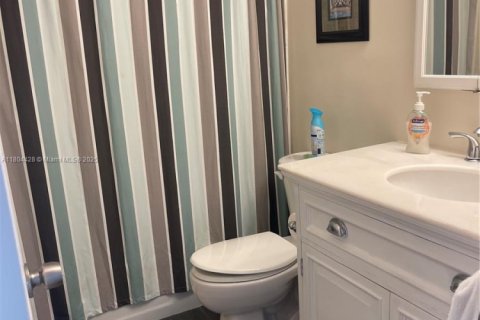 Condo in Sunny Isles Beach, Florida, 1 bedroom  № 1978045 - photo 12