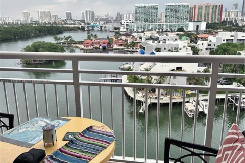 Condo in Sunny Isles Beach, Florida, 1 bedroom  № 1978045 - photo 3