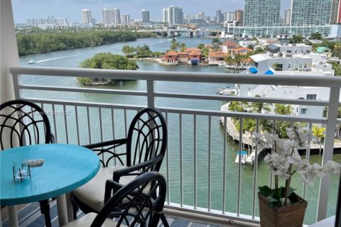 Condo in Sunny Isles Beach, Florida, 1 bedroom  № 1978045 - photo 22