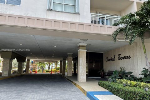Condo in Sunny Isles Beach, Florida, 1 bedroom  № 1978045 - photo 15