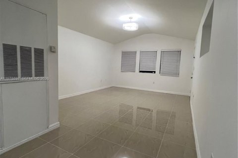Copropriété à louer à Miami, Floride: 1 chambre, 69.4 m2 № 2046001 - photo 6