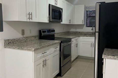 Copropriété à louer à Miami, Floride: 1 chambre, 69.4 m2 № 2046001 - photo 8