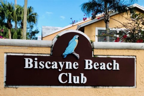 Copropriété à louer à Miami, Floride: 1 chambre, 69.4 m2 № 2046001 - photo 18