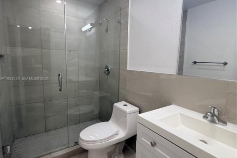 Casa en alquiler en Miami, Florida, 3 dormitorios, 236.34 m2 № 2009655 - foto 13