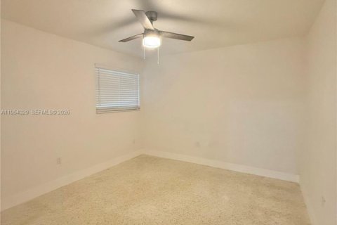 Casa en alquiler en Miami, Florida, 3 dormitorios, 236.34 m2 № 2009655 - foto 10