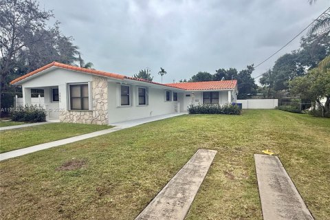 Casa en alquiler en Miami, Florida, 3 dormitorios, 236.34 m2 № 2009655 - foto 27