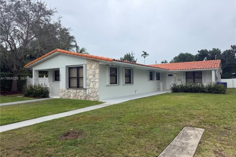 Casa en alquiler en Miami, Florida, 3 dormitorios, 236.34 m2 № 2009655 - foto 2