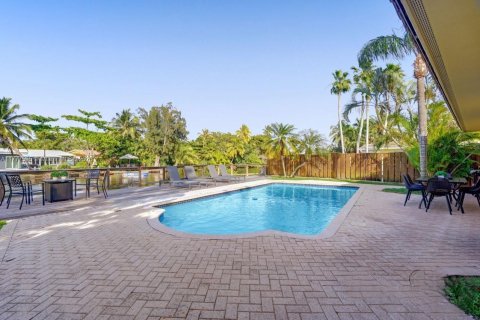 House in Oakland Park, Florida 3 bedrooms, 149.67 sq.m. № 1940406 - photo 15