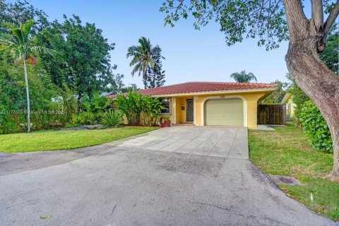 House in Oakland Park, Florida 3 bedrooms, 149.67 sq.m. № 1940406 - photo 4