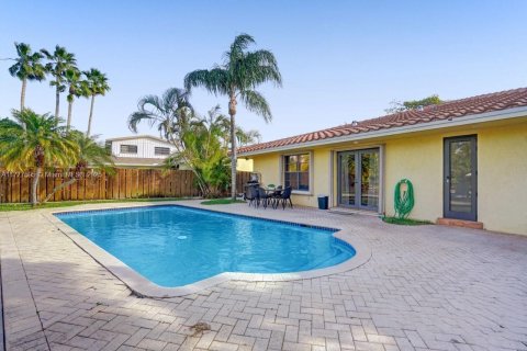 House in Oakland Park, Florida 3 bedrooms, 149.67 sq.m. № 1940406 - photo 14
