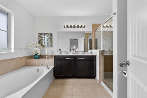 Купить таунхаус в Хомстед, Флорида 5 спален, 224.36м2, № 2067728 - фото 30