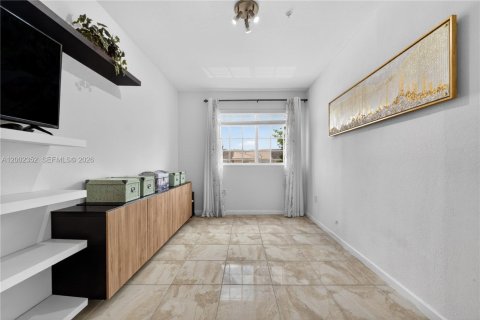 Купить таунхаус в Хомстед, Флорида 5 спален, 224.36м2, № 2067728 - фото 9