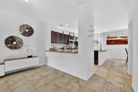 Купить таунхаус в Хомстед, Флорида 5 спален, 224.36м2, № 2067728 - фото 14