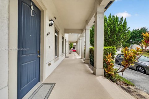 Купить таунхаус в Хомстед, Флорида 5 спален, 224.36м2, № 2067728 - фото 5