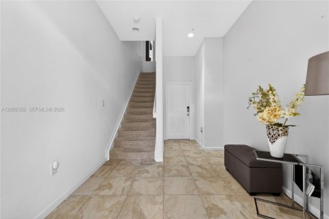 Купить таунхаус в Хомстед, Флорида 5 спален, 224.36м2, № 2067728 - фото 6