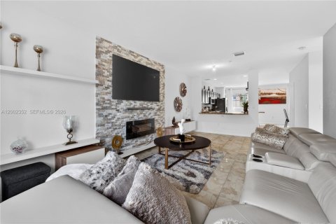 Купить таунхаус в Хомстед, Флорида 5 спален, 224.36м2, № 2067728 - фото 12