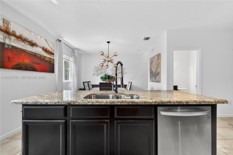 Купить таунхаус в Хомстед, Флорида 5 спален, 224.36м2, № 2067728 - фото 17