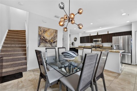 Купить таунхаус в Хомстед, Флорида 5 спален, 224.36м2, № 2067728 - фото 25