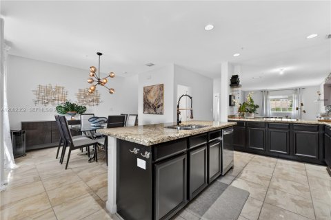 Купить таунхаус в Хомстед, Флорида 5 спален, 224.36м2, № 2067728 - фото 19