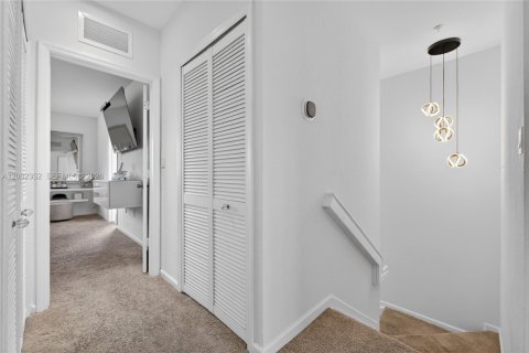 Купить таунхаус в Хомстед, Флорида 5 спален, 224.36м2, № 2067728 - фото 26