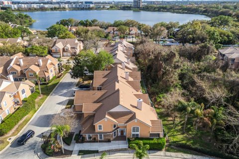 Condominio en venta en Orlando, Florida, 3 dormitorios, 221.48 m2 № 2095762 - foto 4