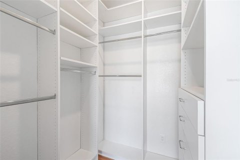 Condominio en venta en Orlando, Florida, 3 dormitorios, 221.48 m2 № 2095762 - foto 28