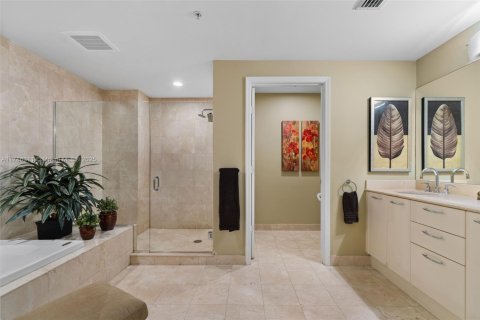 Condo in Fort Lauderdale, Florida, 3 bedrooms  № 1874505 - photo 27