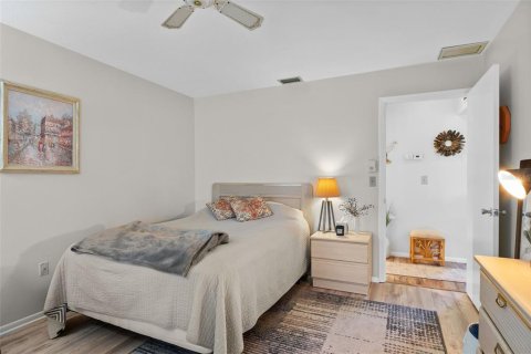 Condo in Englewood, Florida, 2 bedrooms  № 1917672 - photo 21