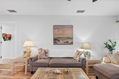Condo in Englewood, Florida, 2 bedrooms  № 1917672 - photo 10
