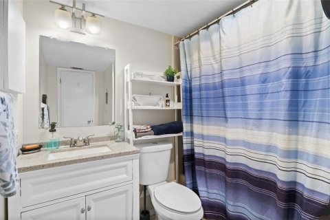 Condo in Englewood, Florida, 2 bedrooms  № 1917672 - photo 19