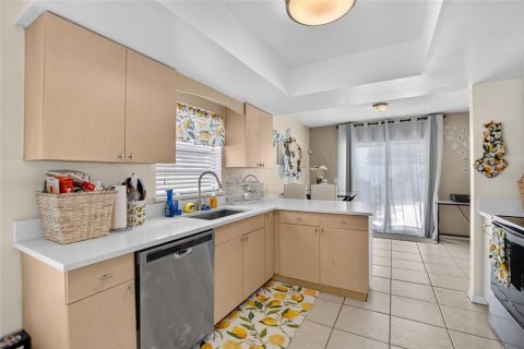 Villa ou maison à vendre à Tampa, Floride: 3 chambres, 115.57 m2 № 2316799 - photo 10