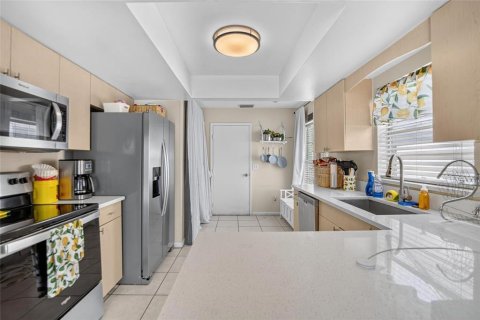 Villa ou maison à vendre à Tampa, Floride: 3 chambres, 115.57 m2 № 2316799 - photo 11