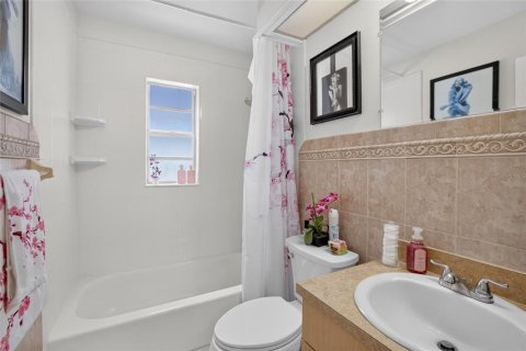 Villa ou maison à vendre à Tampa, Floride: 3 chambres, 115.57 m2 № 2316799 - photo 16