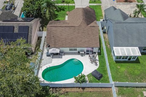 Villa ou maison à vendre à Tampa, Floride: 3 chambres, 115.57 m2 № 2316799 - photo 2