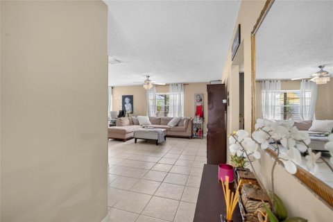 Villa ou maison à vendre à Tampa, Floride: 3 chambres, 115.57 m2 № 2316799 - photo 5