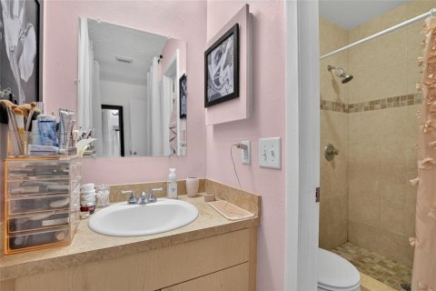 Villa ou maison à vendre à Tampa, Floride: 3 chambres, 115.57 m2 № 2316799 - photo 18