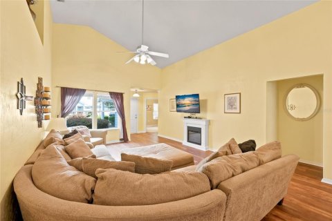 House in Gainesville, Florida 5 bedrooms, 204.66 sq.m. № 2223240 - photo 7
