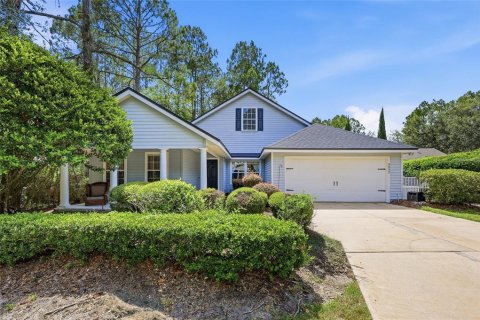 House in Gainesville, Florida 5 bedrooms, 204.66 sq.m. № 2223240
