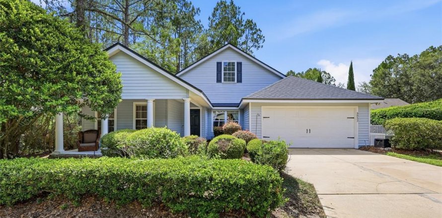 House in Gainesville, Florida 5 bedrooms, 204.66 sq.m. № 2223240