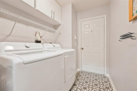 House in Gainesville, Florida 5 bedrooms, 204.66 sq.m. № 2223240 - photo 28