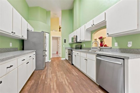 House in Gainesville, Florida 5 bedrooms, 204.66 sq.m. № 2223240 - photo 12