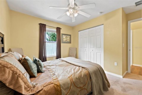 House in Gainesville, Florida 5 bedrooms, 204.66 sq.m. № 2223240 - photo 23