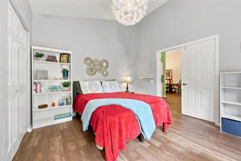 House in Gainesville, Florida 5 bedrooms, 204.66 sq.m. № 2223240 - photo 21