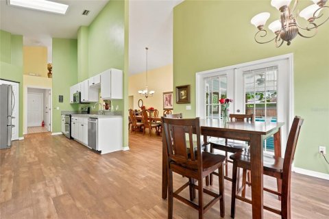 House in Gainesville, Florida 5 bedrooms, 204.66 sq.m. № 2223240 - photo 13
