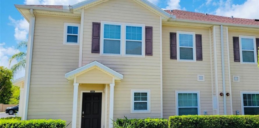 Adosado en Kissimmee, Florida 4 dormitorios, 157.38 m2 № 2234537