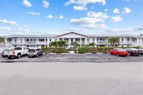 Condo à Pompano Beach, Floride, 2 chambres  № 2397964