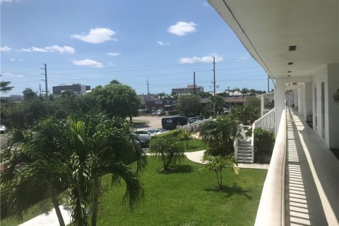Copropriété à vendre à Pompano Beach, Floride: 2 chambres, 77.85 m2 № 2397964 - photo 4